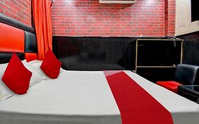 Oyo Flagship 81436 Hotel Royal Plaza